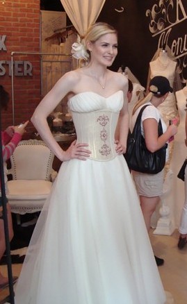 Netizens Amused as Bride Battles Breathlessness in Tight Corset