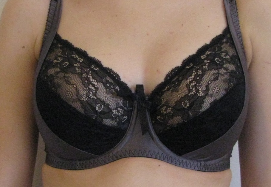 Why Doesn't The Center Of My Bra Lay Flat Against My Chest? -  ParfaitLingerie.com - Blog