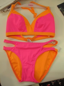 Are you kidding me with these colors?? This is Freya Virtue, also available in a soft triangle tankini. Bikini sizes 30–38 D–E, 30–36 F; tankini sizes 32–38 D/DD, 32–36 E/F.