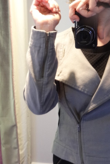 blog linen jacket zipper cuff detail