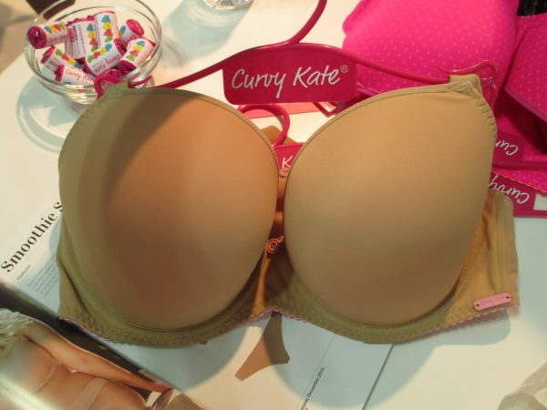 One of several new molded bras is the Smoothie Soul, which features a new mold based off the original Smoothie and a deeper plunge. It even uses two different molds for the lower half of the cup alphabet and the upper half, to ensure the best possible support. Note the tiny pink button in the gore. (28-30 D-J, 32D-HH, 34D-H, 36D-GG, 38D-G)