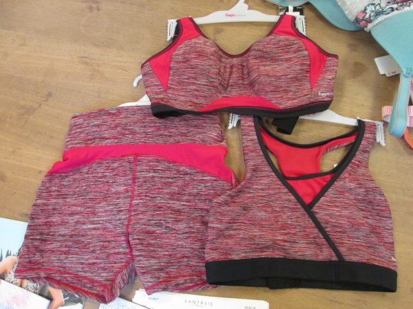 Finally, we have the latest Freya Active color, “Cherry Glow.” I’m still waiting with baited breath to get my hands on the sea blue and heather grey “Carbon” set, which is out soon and will remaining as a continuity color, much to my pleasure!