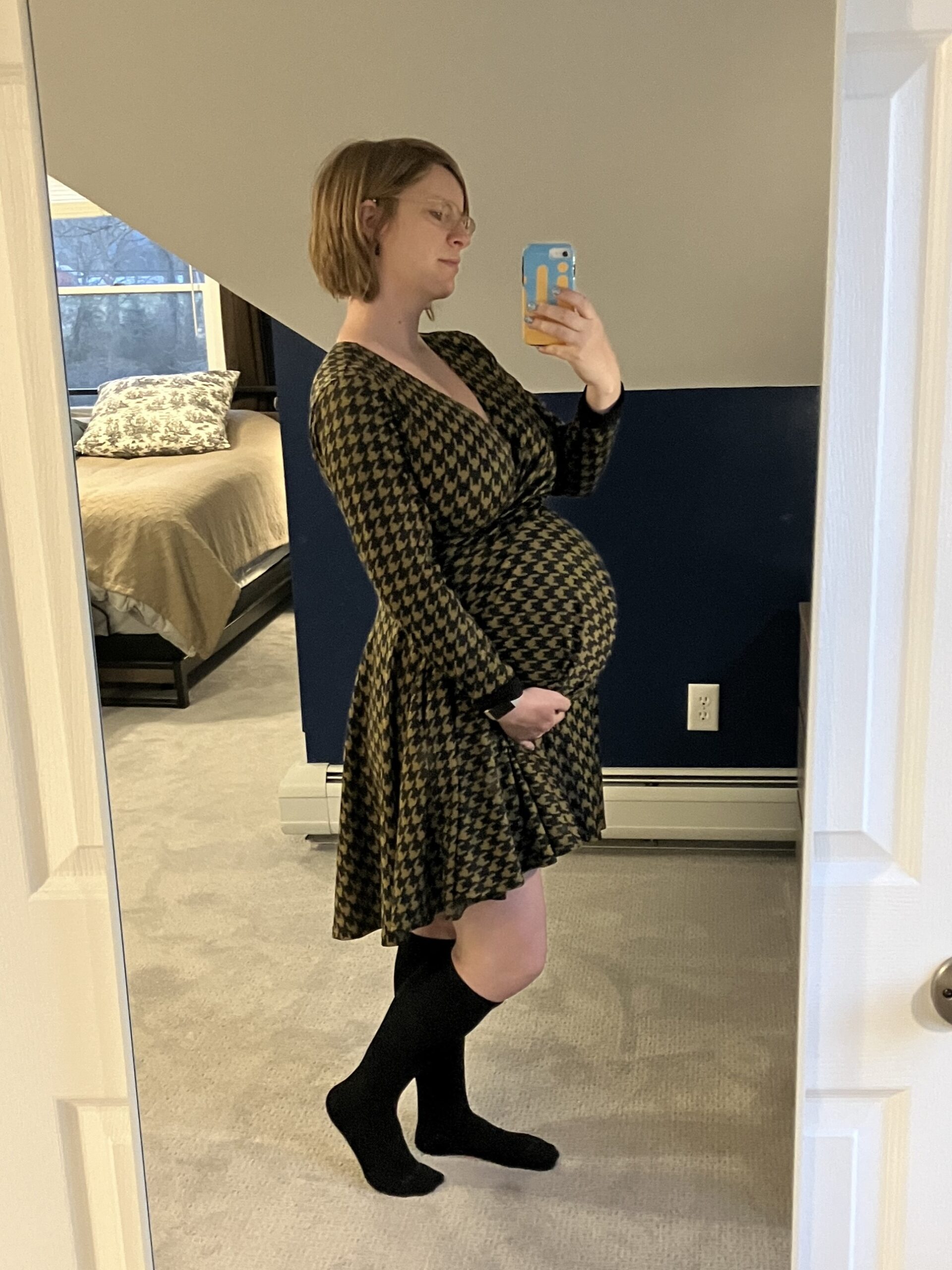 Brown Elastic Waist Capri Maternity Pants– PinkBlush